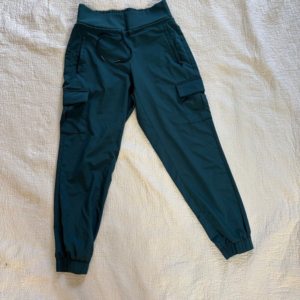 Athleisure Core Kyodan Cargo Jogger Pants in Forest Green – Size P/S